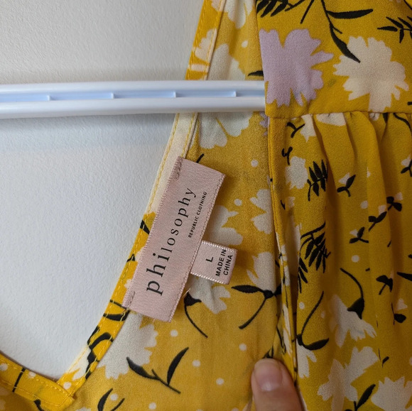 Philosophy Yellow Flutter Sleeve  Sleeveless Floral Print V Neck Blouse L Woman - Picture 3 of 8